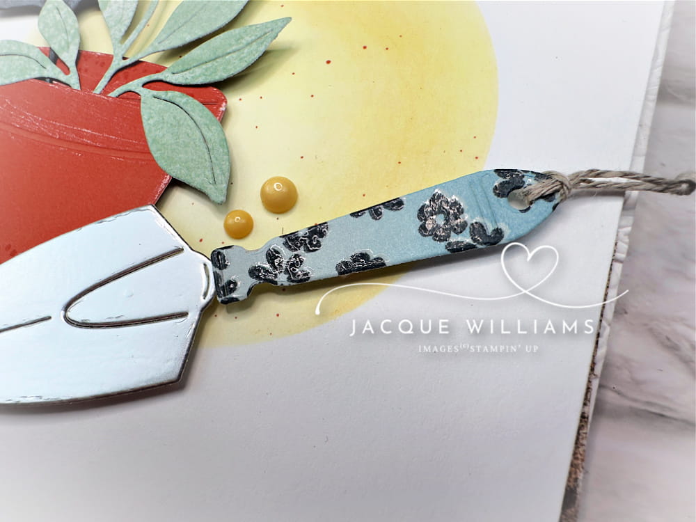 Easy colored heat embossing with the Help Me Grow bundle by Stampijn' Up! - perfect for any gardener and sure to put a smile on their face.