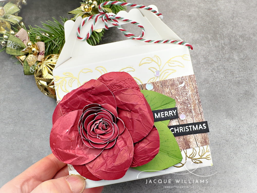 Make a paper rose with the Simple Leaf Punch and a scalloped circle!  Everyday paper crafting tips for you with Jacque Williams in Auckland, Tauranga, Hamilton, Whangarei, and Nelson.  